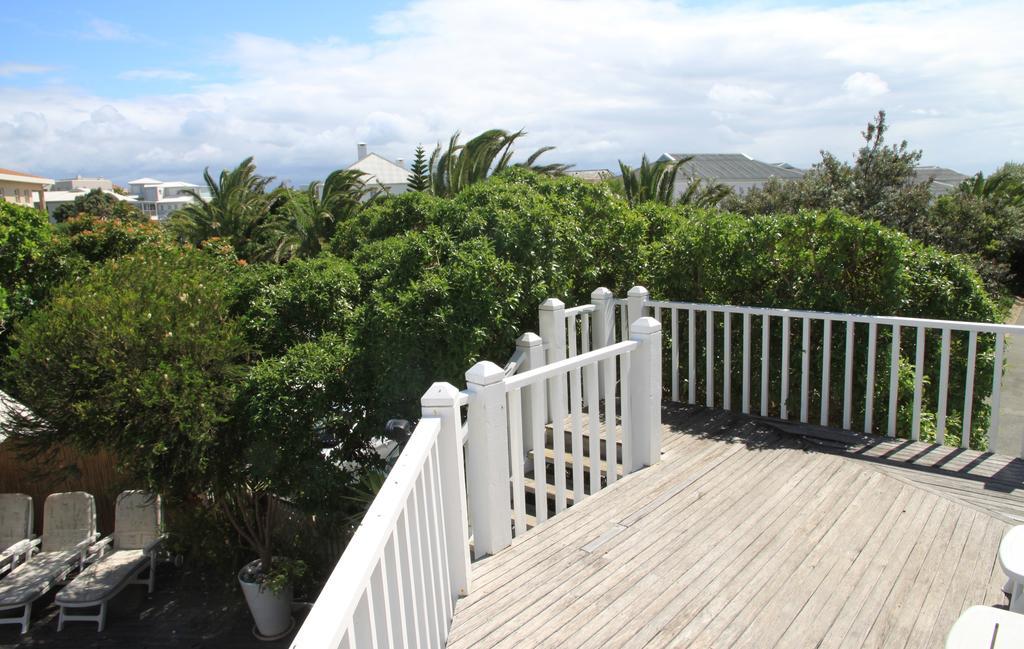 Sea Breeze Beach House Плеттенберг-Бей Экстерьер фото