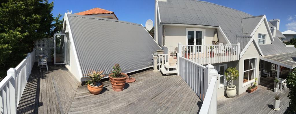 Sea Breeze Beach House Плеттенберг-Бей Экстерьер фото